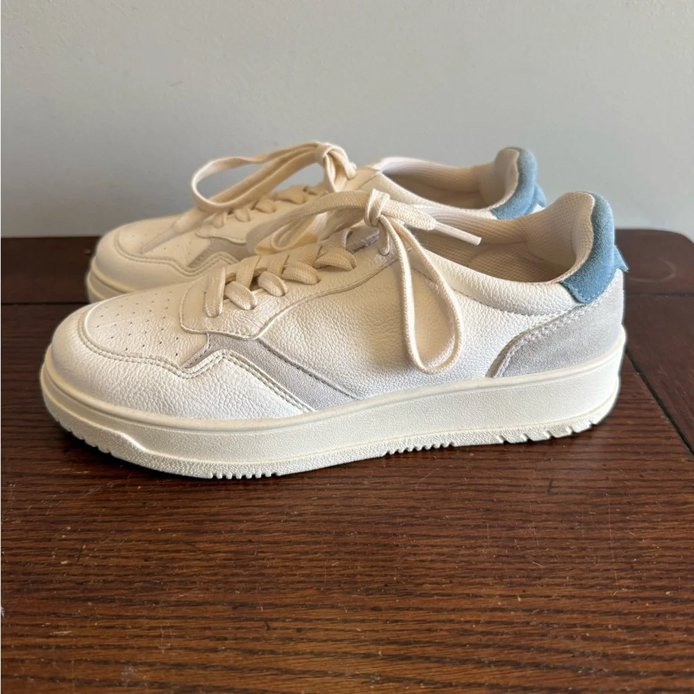 Steve Madden Phipps white and Blue Sneakers‎
